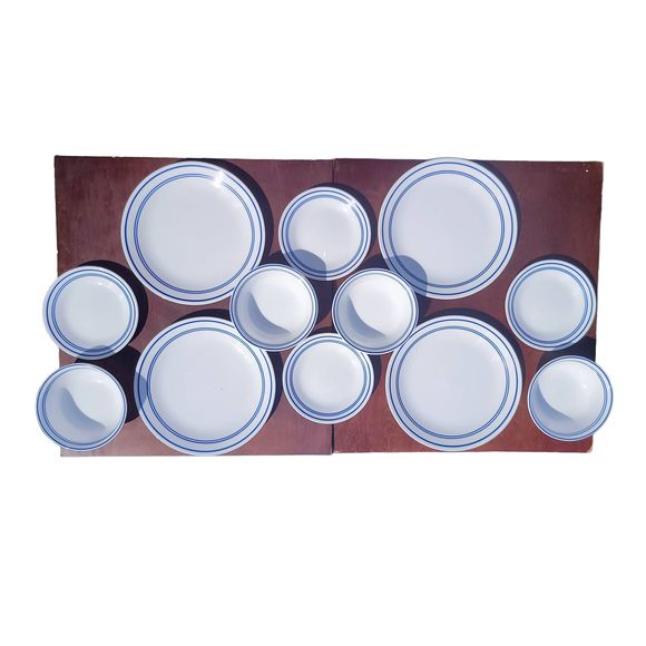 SOLD- Corelle 12 Piece Dinnerware Set Vintage - Picture 2 of 15
